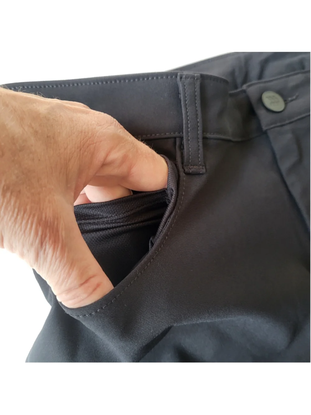 Men's All in Motion Stretchy Tapered Pants – Black – Size 32x34 – NWT